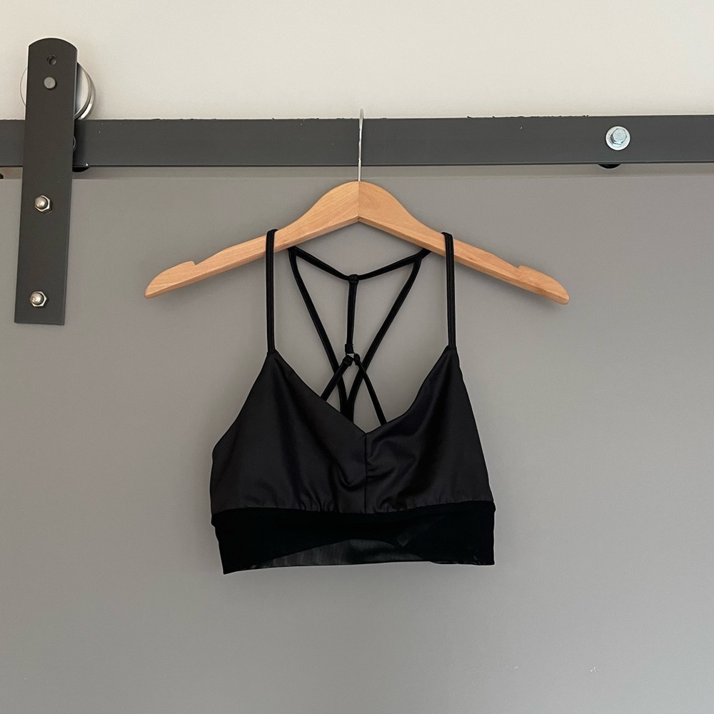 Alo Lavish Sports Bra in Glossy Black